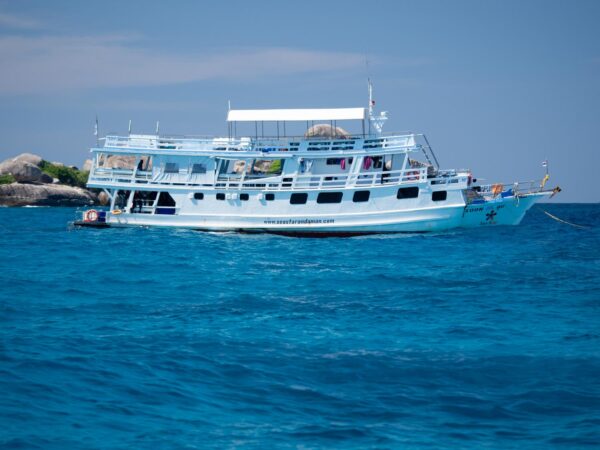 ทัวร์เกาะสิมิลัน นอนเรือ ดำน้ำลึก